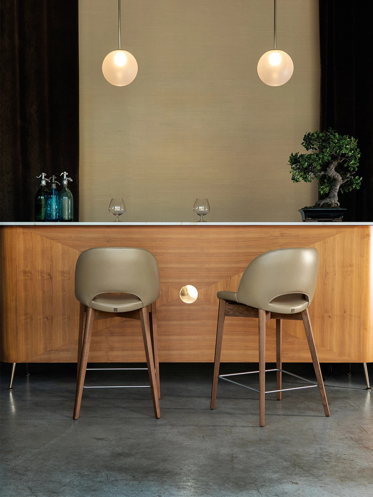 %D0%91%D0%90%D0%A0+%D0%A1%D0%A2%D0%9E%D0%9B+TONIN+CASA%2C+%D0%BC%D0%BE%D0%B4.+BEETLE